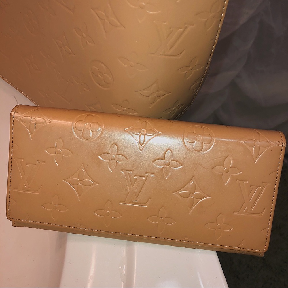 AUTHENTIC LOUIS VUITTON VINTAGEY2K MONOGRAM WALLET